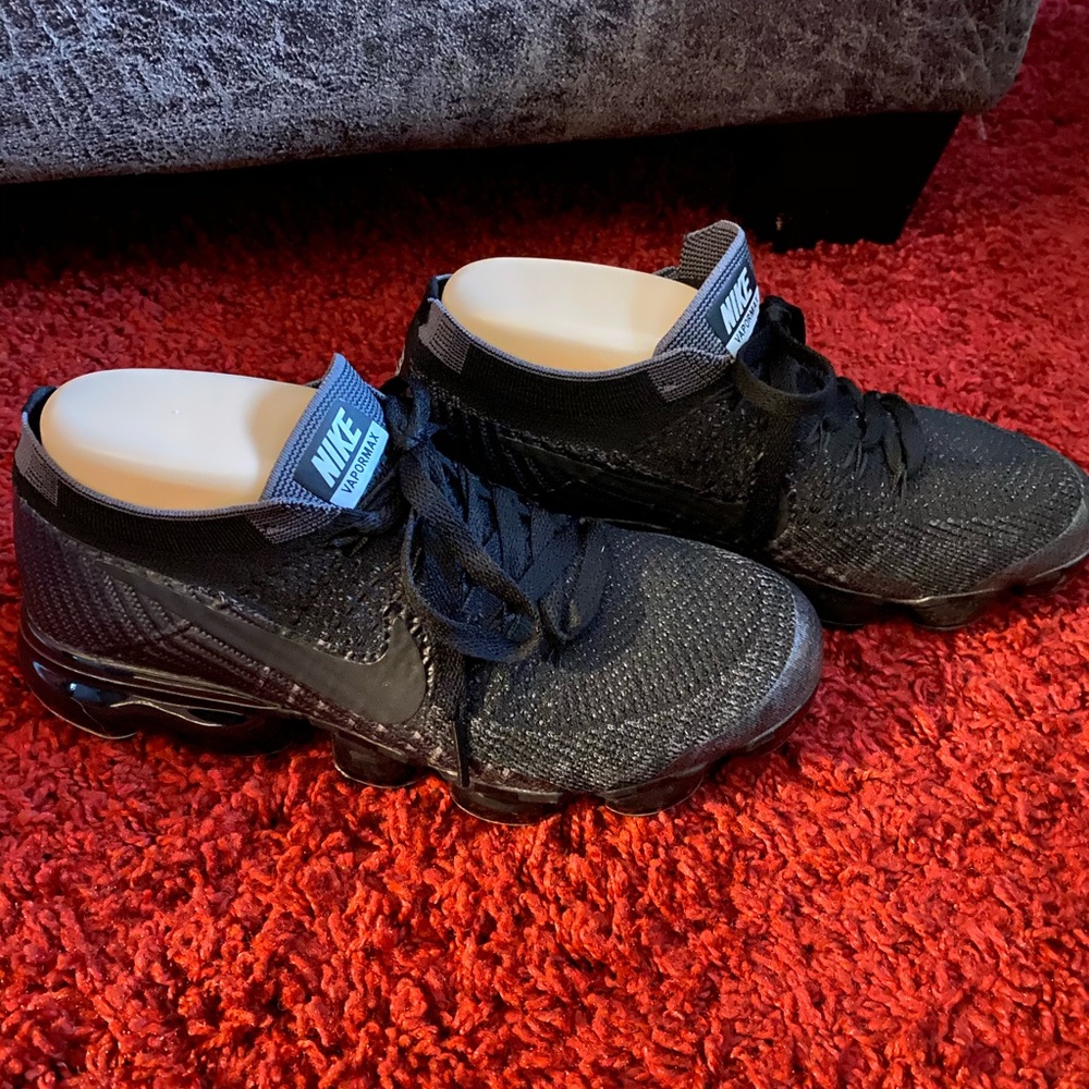 Woman’s Nike Vapormax size 7